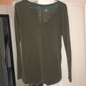 Long sleeve flowy tee